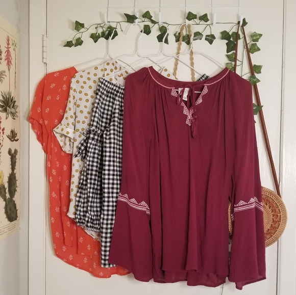 Old Navy Tops - Not so mystery bundle of tops size M